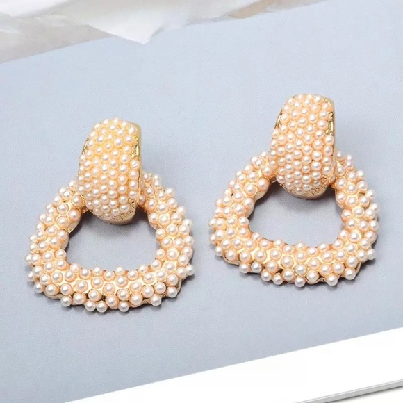 NEW Pearl Gold Hoop Earring - Picture 2 of 4